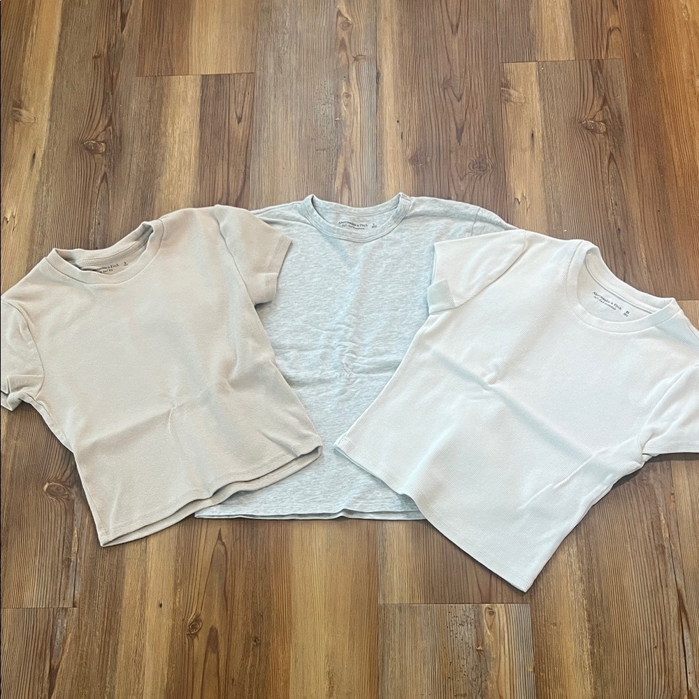 Abercrombie &  Fitch Essential’s  T-Shirt Bundle  - Tan, Heather Gray, White
